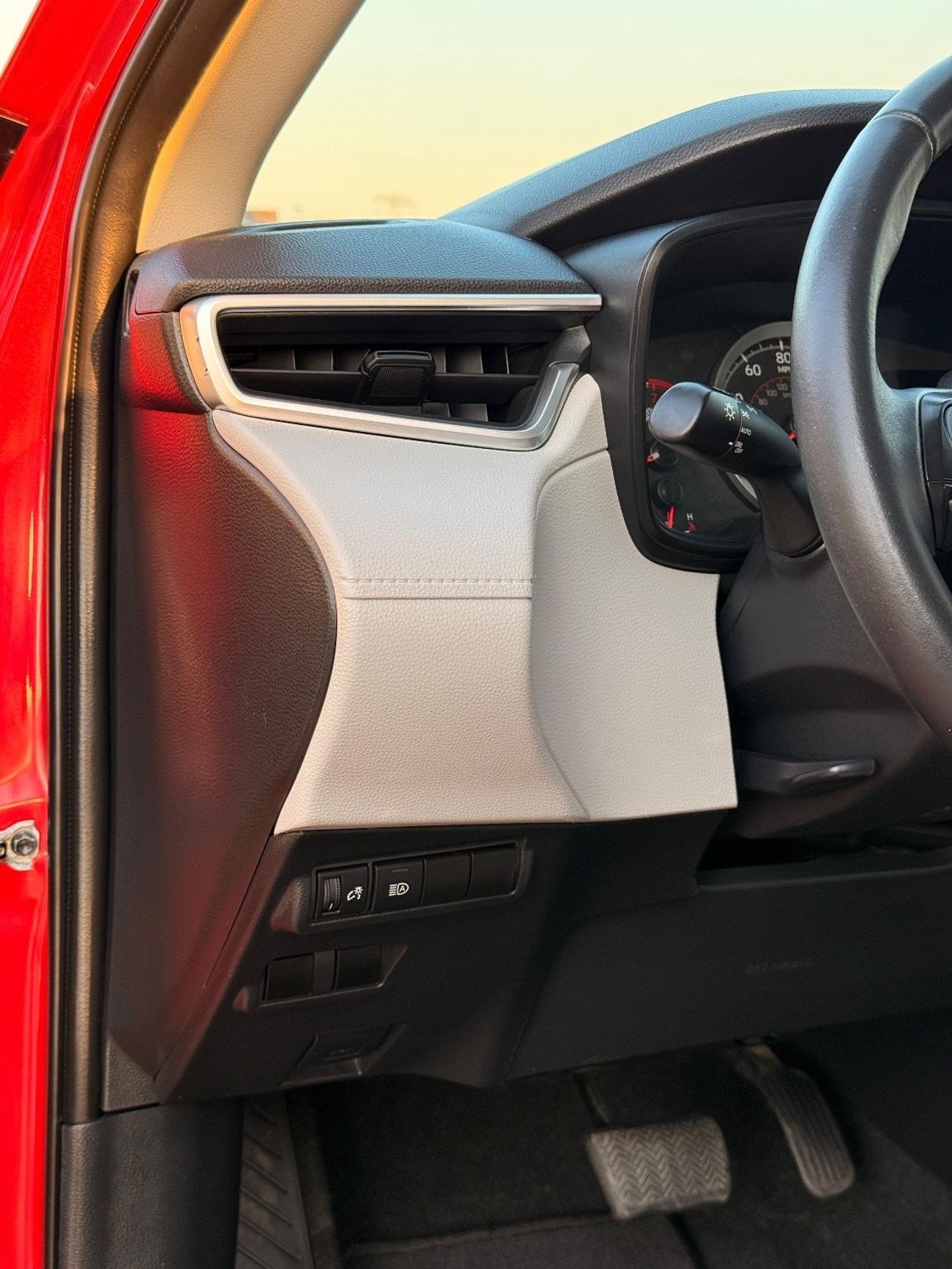 تويوتا كورولا كروس Full option 2.0 L Sunroof, push start