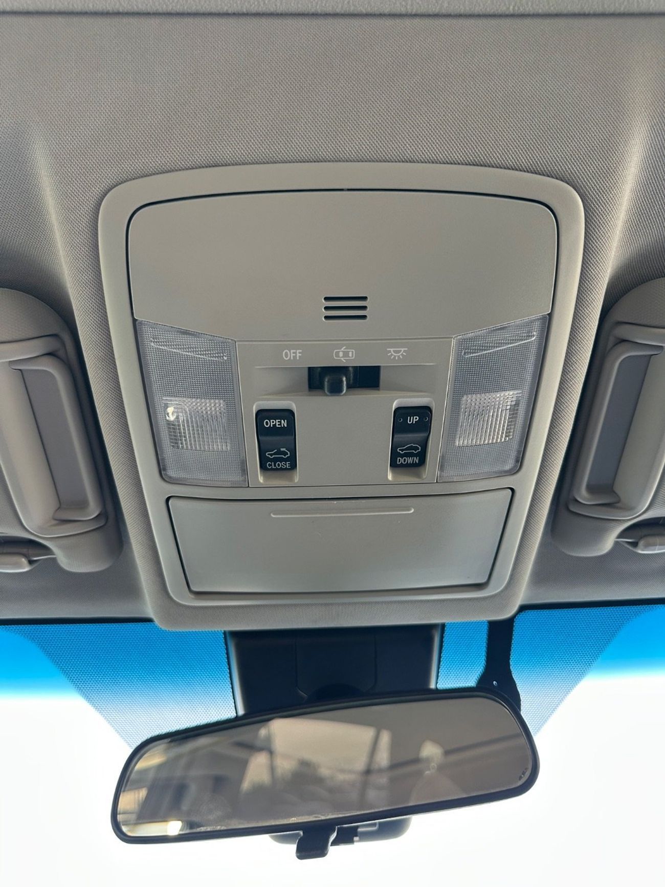 تويوتا راف ٤ XLE 2.5L