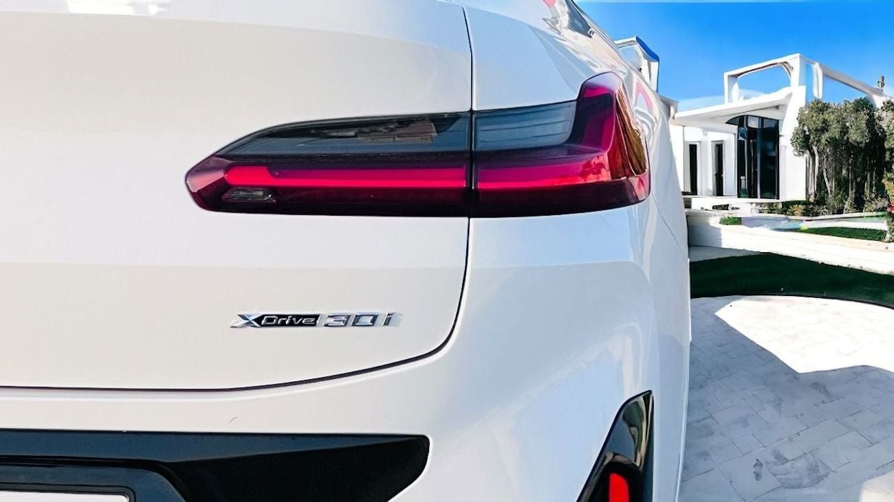 BMW X4M AED 3200 PM | UNDER WARRANTY | FSH |  BMW X4M XDRIVE30i | GCC | 2022 | NO FLOOD