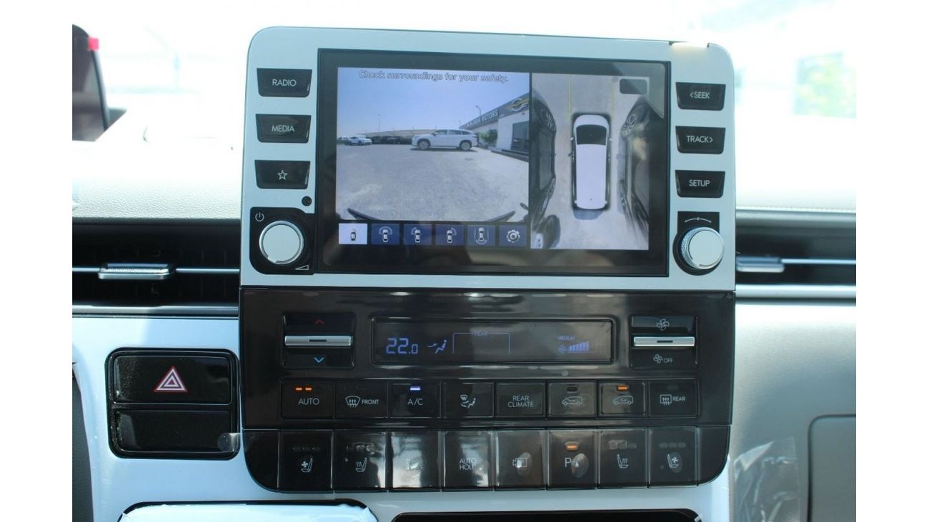 هيونداي ستاريا HYUNDAI STARIA 3.5L ROYAL 9 SEATER WHITE COLOR AVAILABLE