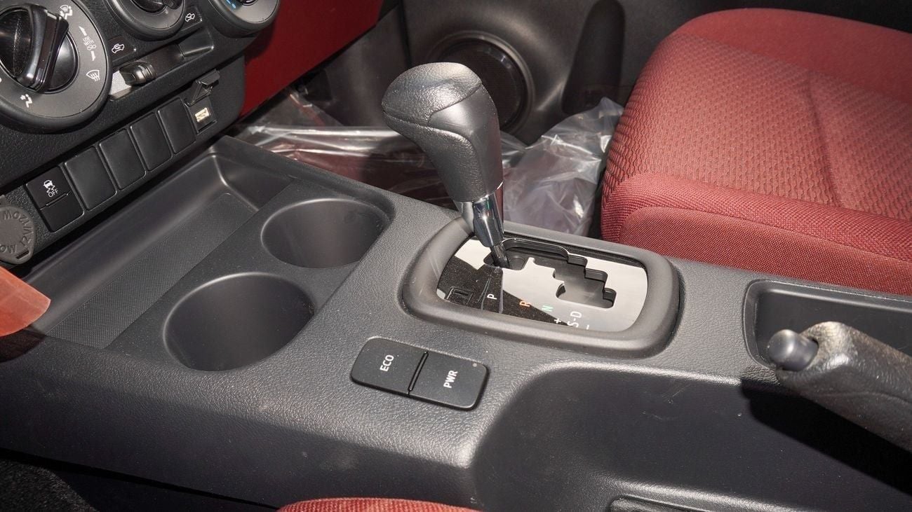 تويوتا هيلوكس DLX 2.7L 4WD A/T