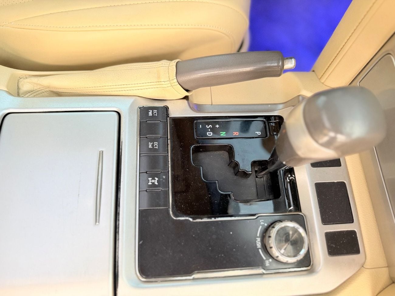 تويوتا لاند كروزر GXR+ 4.0L