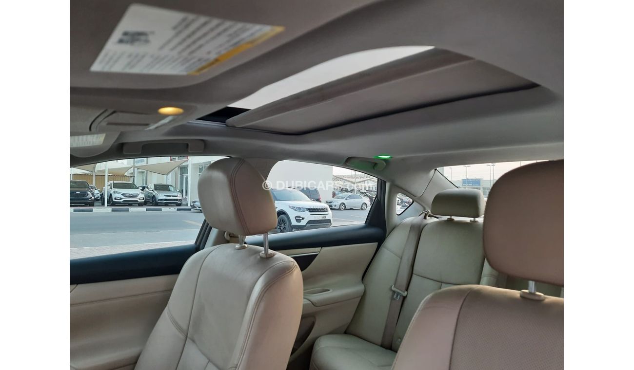 Nissan Altima Nissan Altima model 2014 Gcc very celen car km 176,000 price 22,000