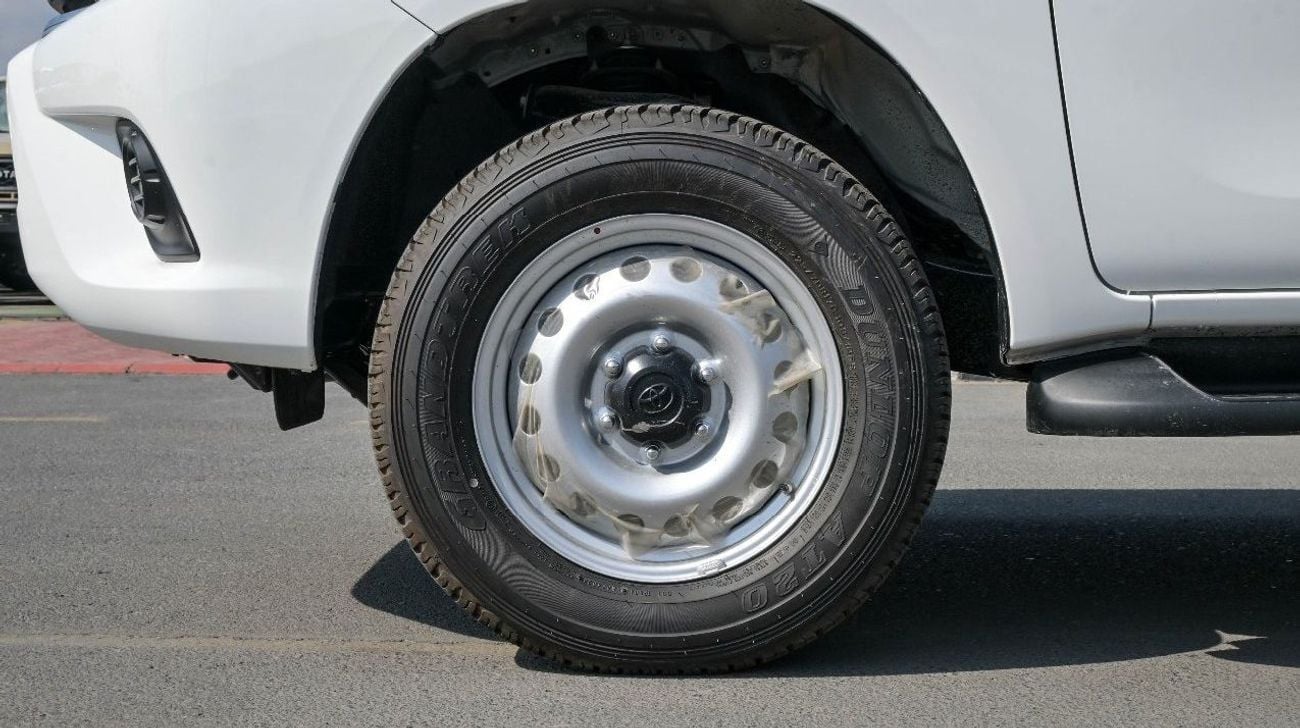 تويوتا هيلوكس ECTJRY003 - 2025 Toyota Hilux Single Cab DLX - 2.4L Diesel Manual 4wd - White with Red Interior
