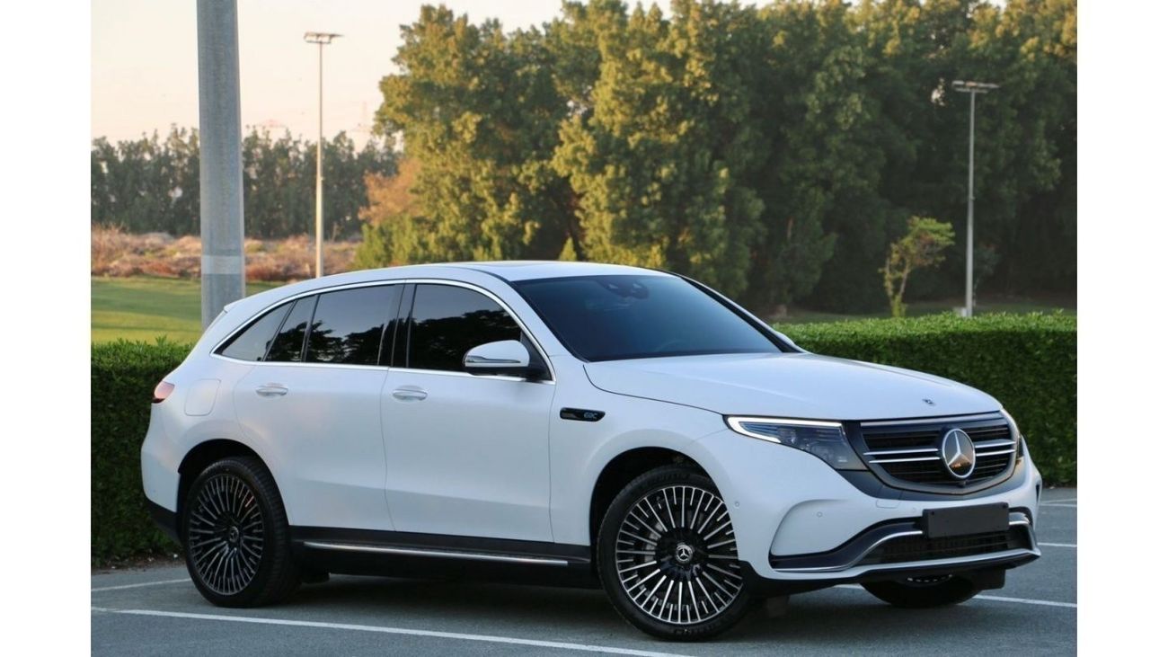 مرسيدس بنز EQC 400 مرسيدس بنز اي ام جى EQ400 M4 خليجي 2023 تشييكات وكاله تحت الضمان بحاله ممتازه كونتركت سيرفس مجانا ل