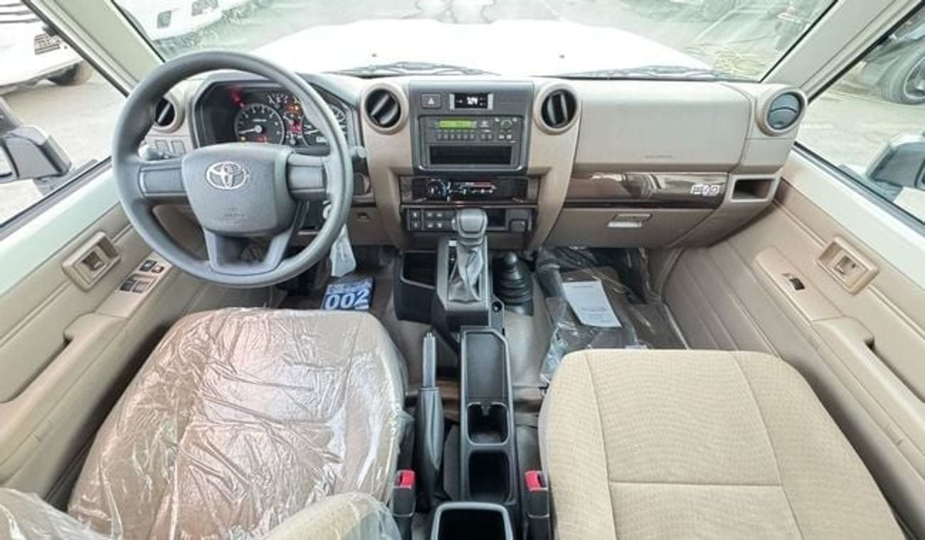 تويوتا لاند كروزر 70 LC 78 40TH ANNIVERSARY 4.0L AT LC76 STD Std 4.0L AWD