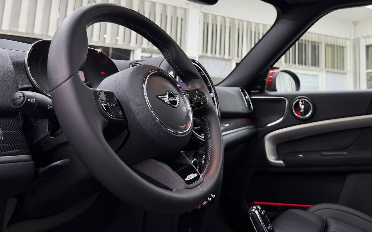 ميني جون كوبر كونتري مان GCC .. FSH .. Low Milegea .. Top Range