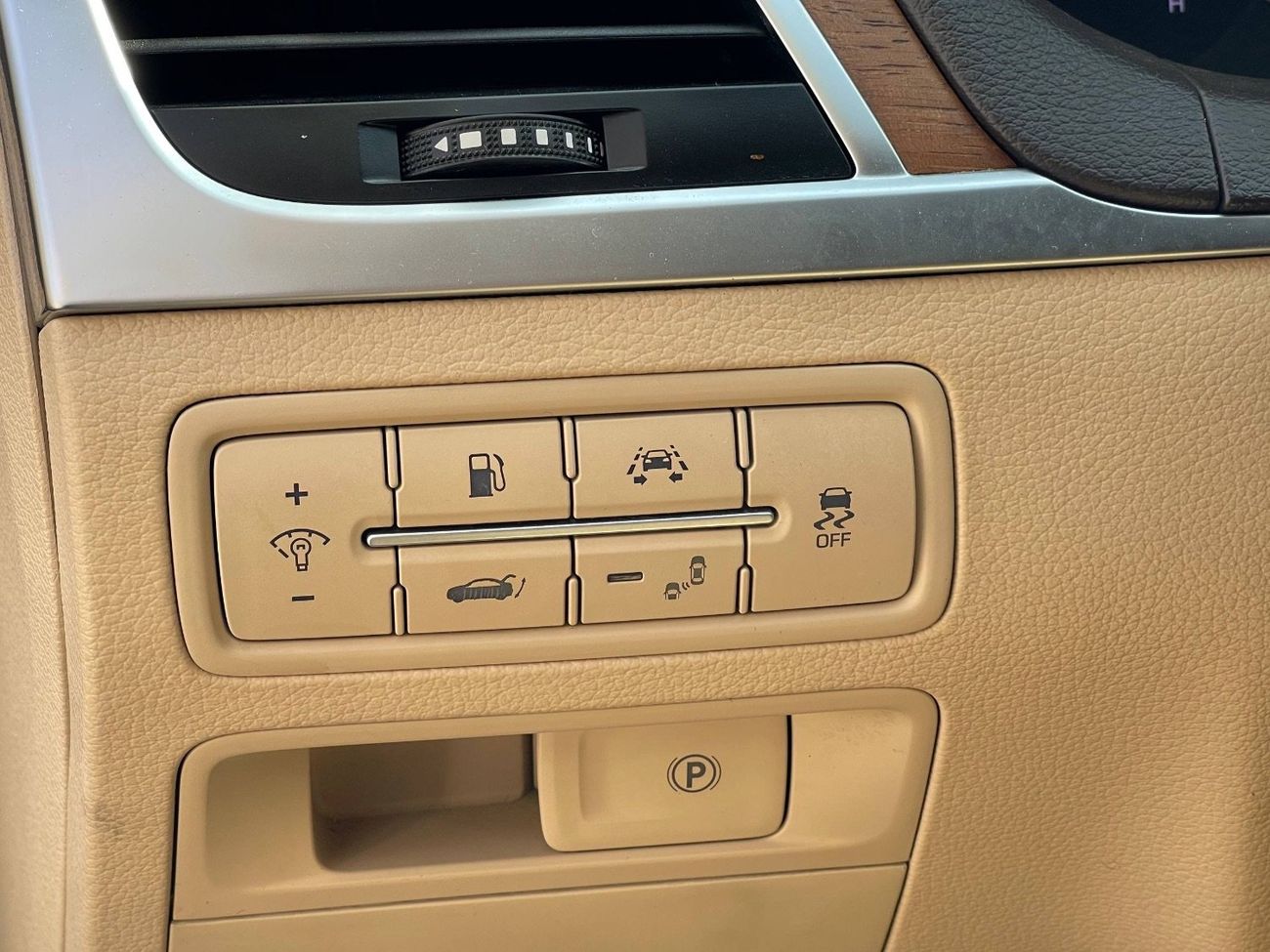 جينيسس G80 V6 3.8L / PANORAMIC SUNROOF / 360 CAMERA / RADAR / COOLING AND HEATING SEATS