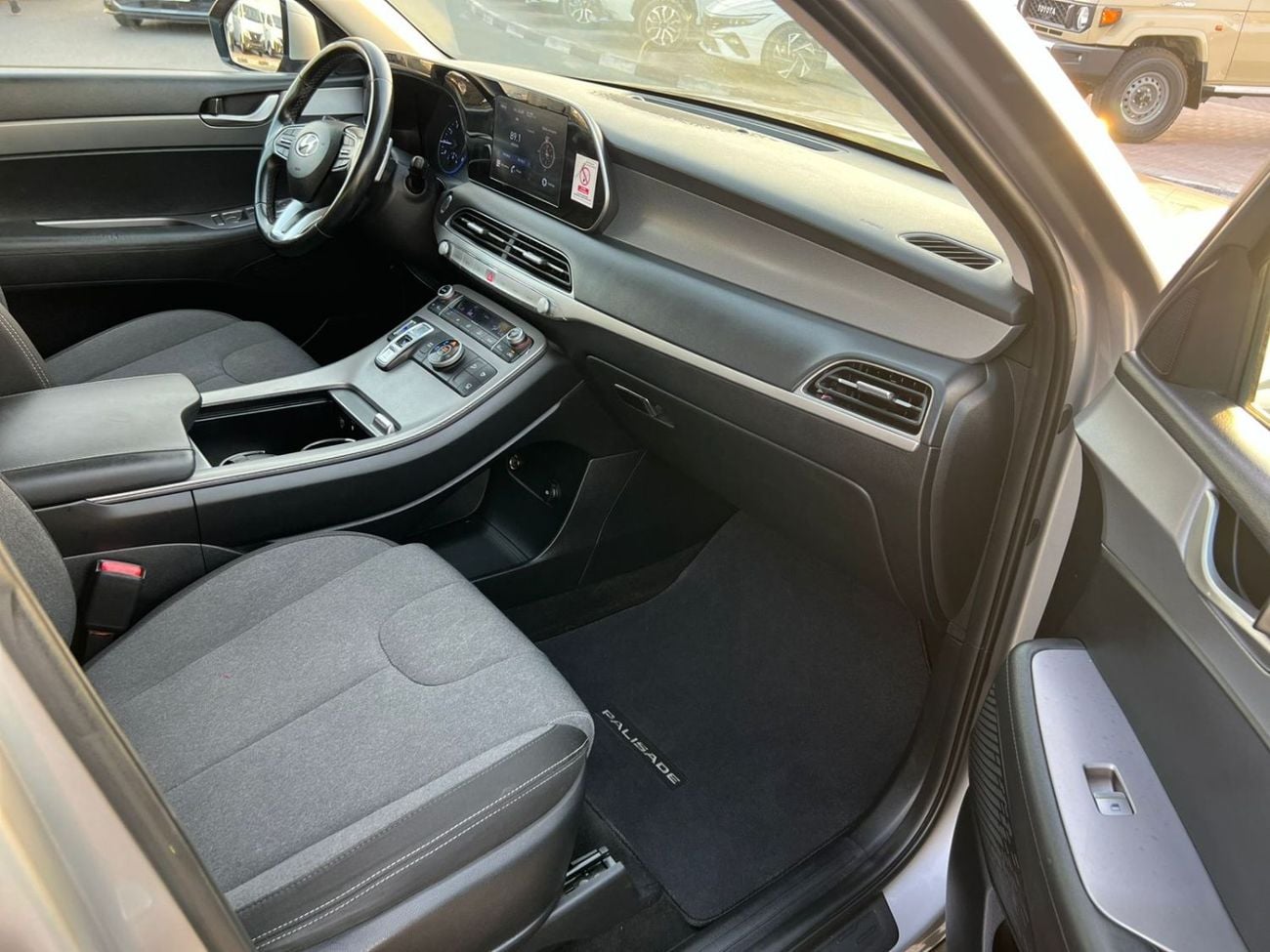 Hyundai Palisade 2022 Hyundai Paliside Gcc specs - 3.5L V6 -AWD 4x4 - Rear Camera & Sensor  - 7 Seater