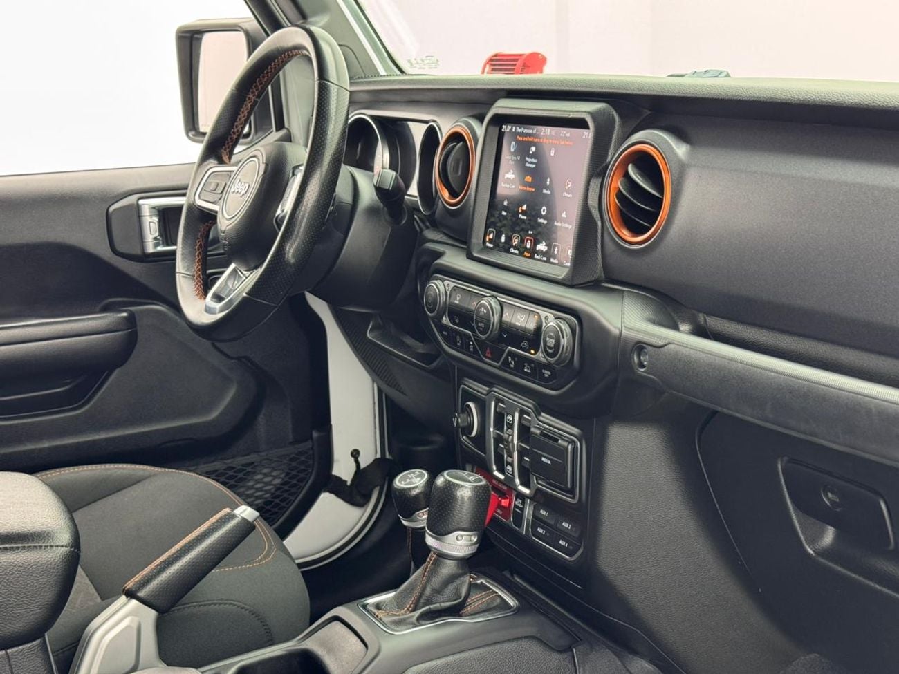 Jeep Gladiator Sand Runner 3.6L 2021 Jeep Gladiator Sand Runner, 2026 Jeep Warranty, Jeep Service History, GCC