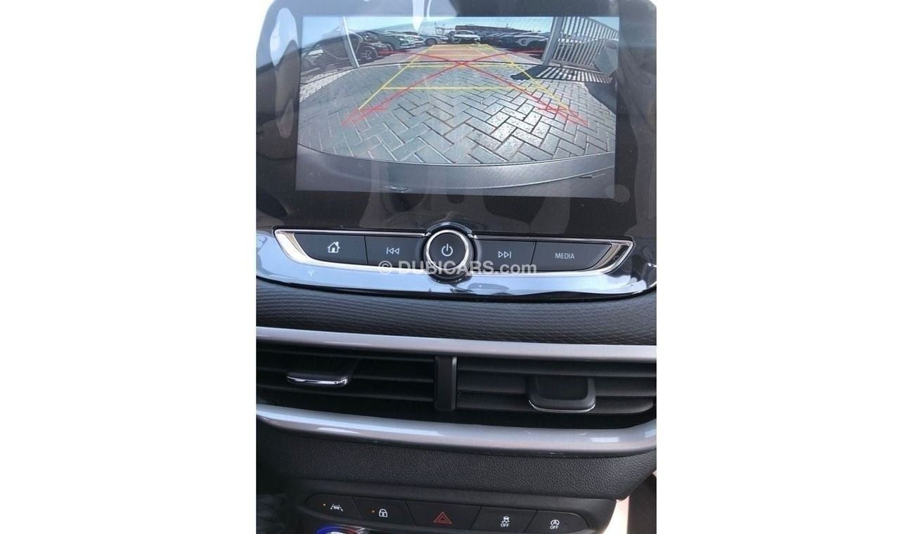 شيفروليه تراكر CHEVROLE_TRACKER_FULL_OPTIONS_1.3_PATROL_WHITE_GREY