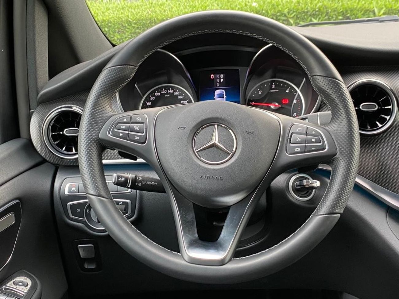 مرسيدس بنز V 300 Mercedes V-300 Desil V4 2022 Orginal Paint - Low Mileage - under warrnty Germany