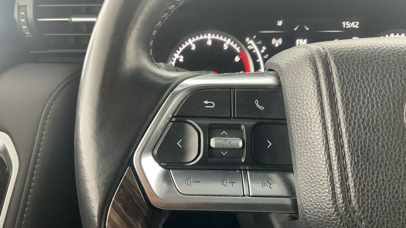 تويوتا لاند كروزر VXR | شامل الضمان | 0 ﺪﻔﻋﺓ ﺃﻮﻟﻯ