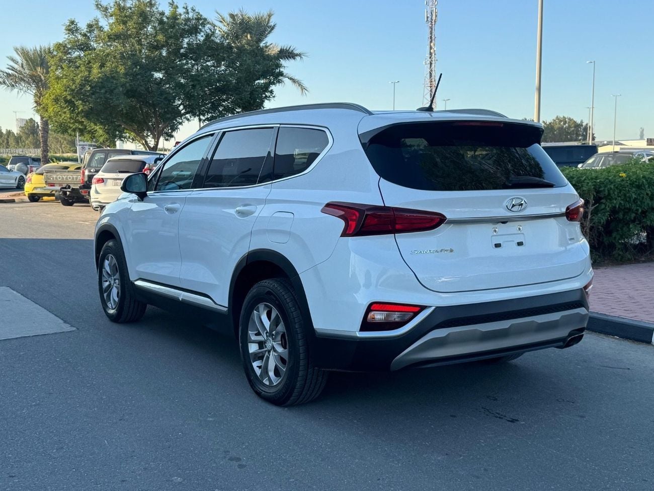 Hyundai Santa Fe STD (NON GCC) 2019 2.4/V4 LEATHER SEATS CANADA SPEC