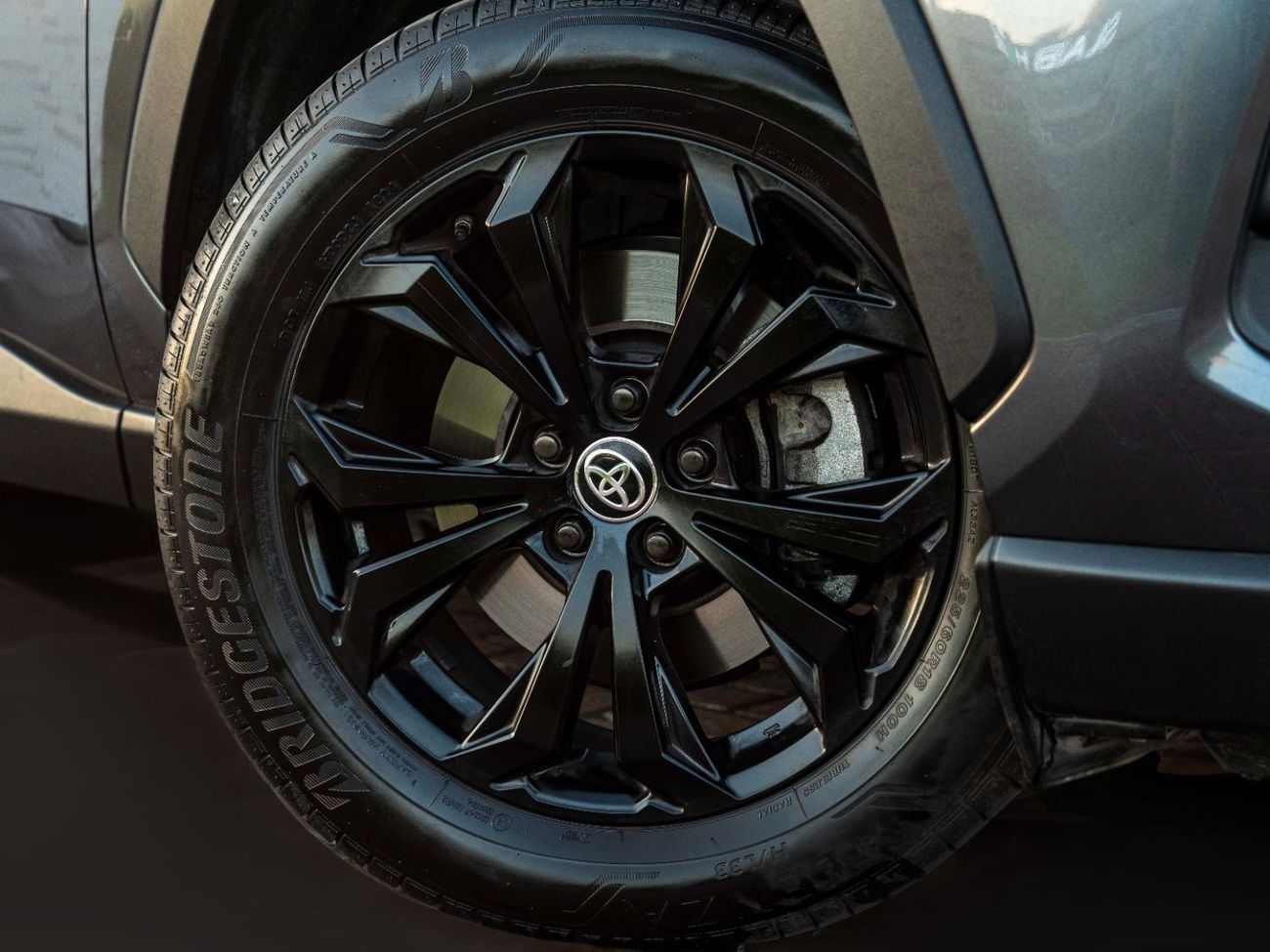 Toyota RAV4 AED 2,327 PM • RAV 4 HYBRID VXR • ONLY 11,500 KMS • OFFICIAL AL FUTTAIM MOTORS TOYOTA WARRANTY