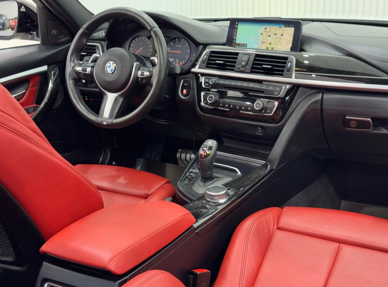 BMW 340i M-Sport 2018 BMW 340i M-Sport, Warranty, May 2027 BMW Service Pack, Excellent Condition, GCC