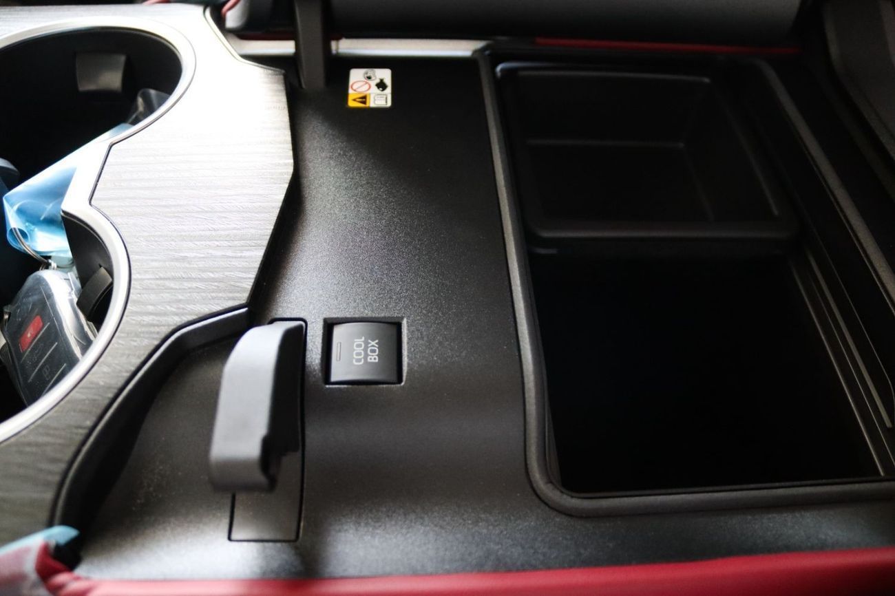 تويوتا لاند كروزر 2025 LAND CRUISER GR SPORT 300 3,3 TWIN TURBO DIESEL**التصدير فقط خارج الخليج **EXPORT ONLY