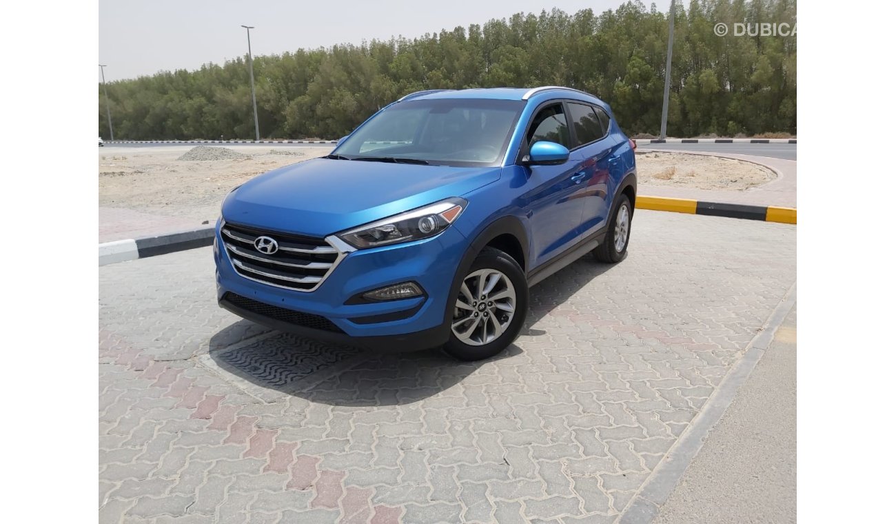 Hyundai Tucson SE - Very Clean Car