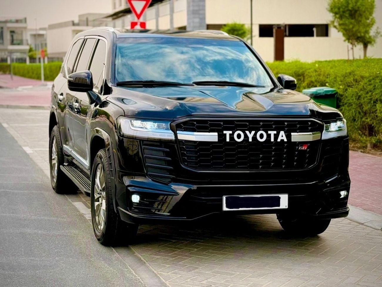 Toyota Land Cruiser GXR + 4.0L Engine Full Option