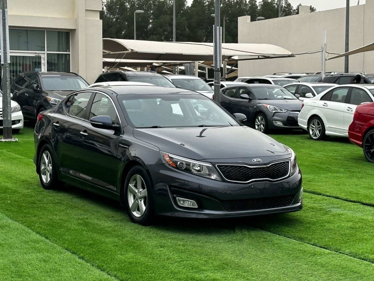 كيا أوبتيما EX موديل 2015 حاله ممتازه من الداخل والخارج