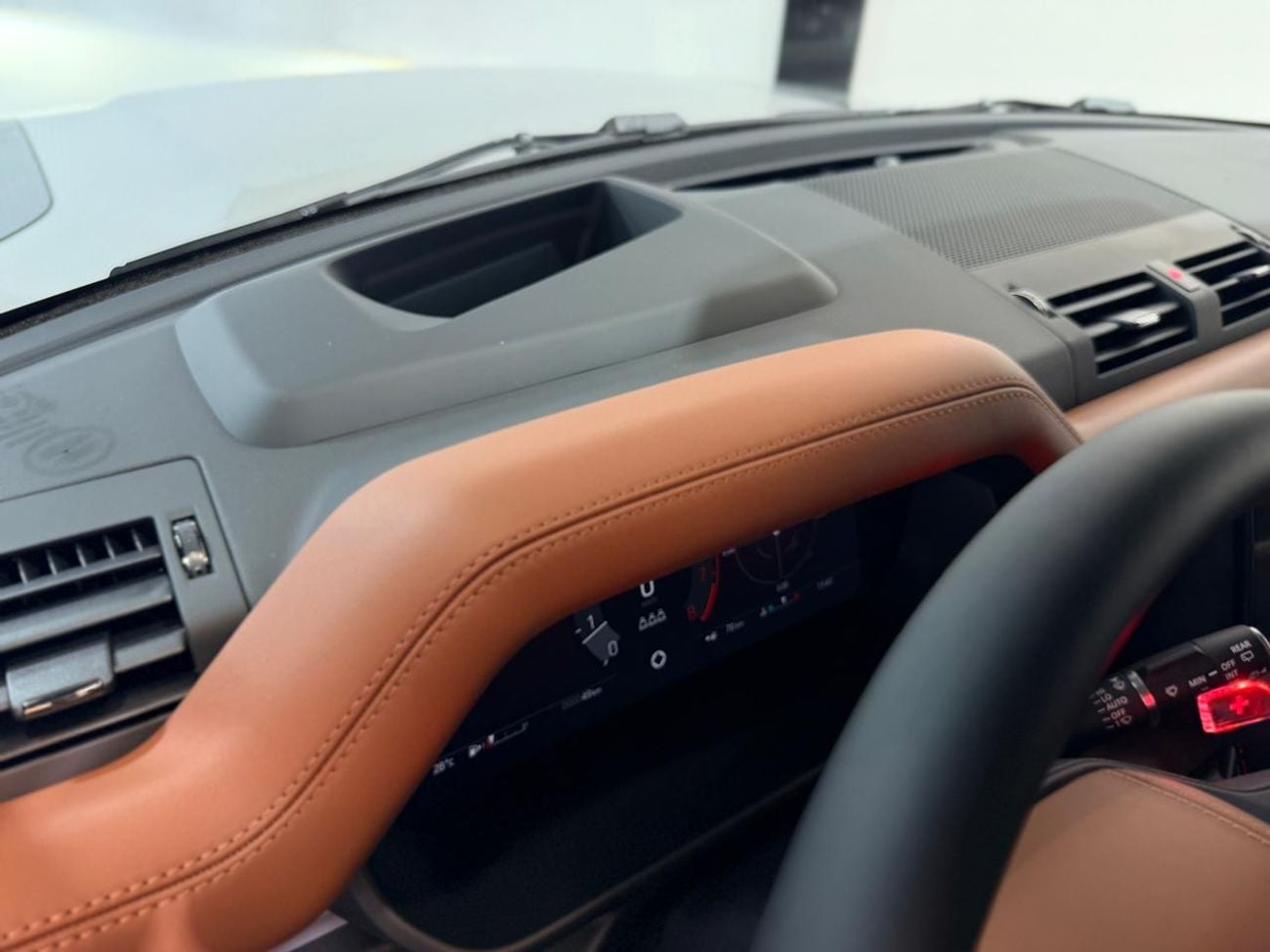 Land Rover Defender 110 635 OCTA  V8 2026