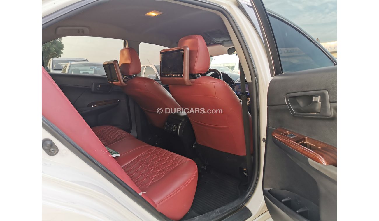 Toyota Camry 2.5L, Leather Seats, DVD + Rear DVD, Alloy Rims 16'', Rear AC, Wooden Interior (LOT # TCW2014)