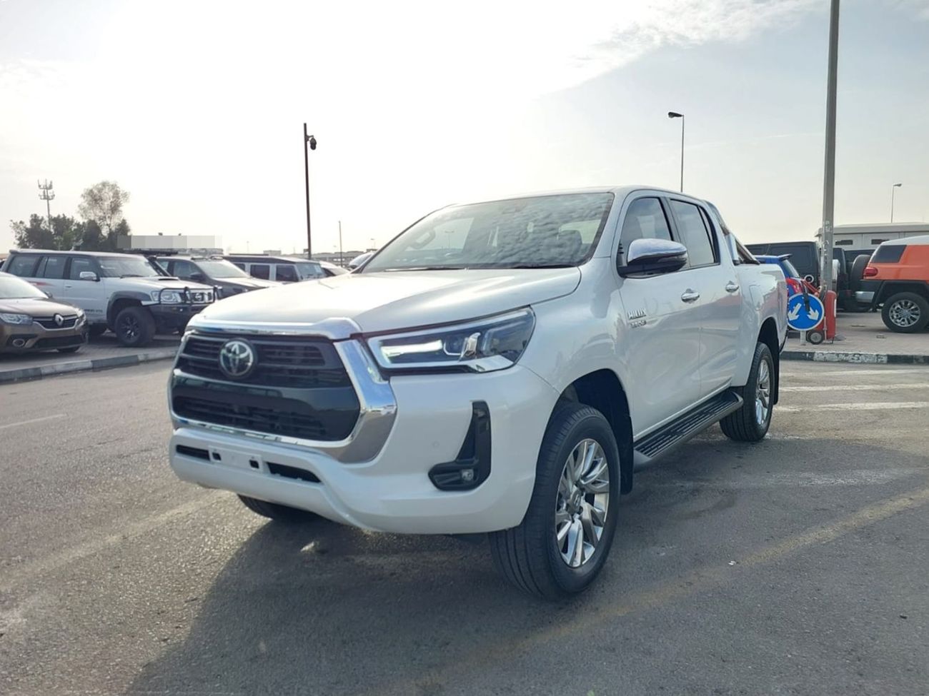 Toyota Hilux (RAMADAN OFFER) TOYOTA HILUX PICKUP RHD 2023 MODEL 2.8 L DIESEL AUTOMATIC(PM81485)