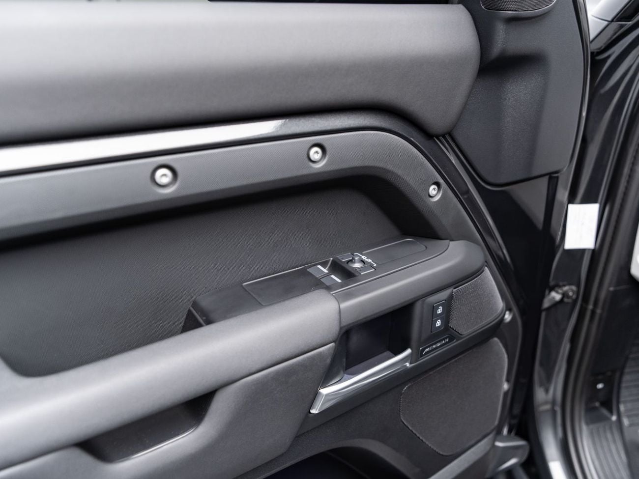 Land Rover Defender 90 S P300 BUY NOW, PAY 2027 | THE BLACKLINE STANDARD | 2029 Al Tayer Warranty + Service Contract, GCC