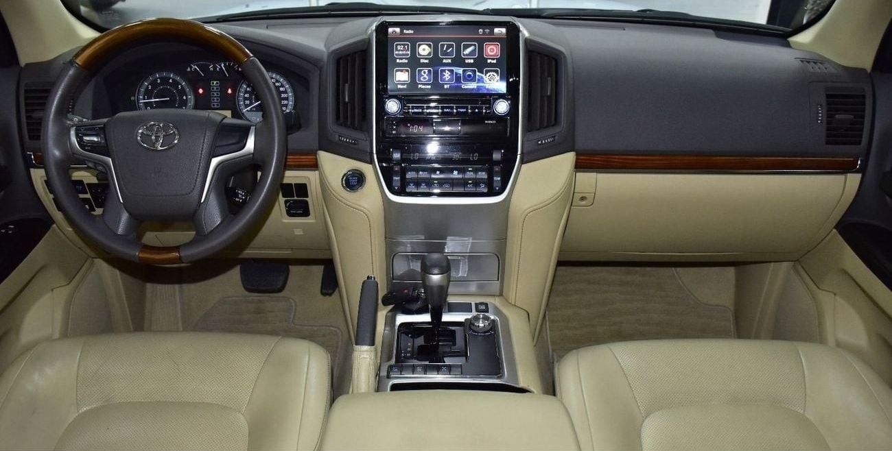 تويوتا لاند كروزر EXCELLENT DEAL for our Toyota Land Cruiser GXR ( 2016 Model ) in Silver Color GCC Specs