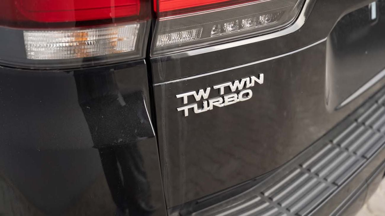 Toyota Land Cruiser Toyota Land Cruiser 300 GXR 3.3L Twin-Turbo Diesel (GCC Specs)