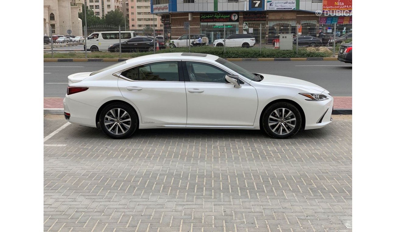 Lexus ES 300 Hybrid 2.5 MY2020 ( Warranty 7 Years / service contract )