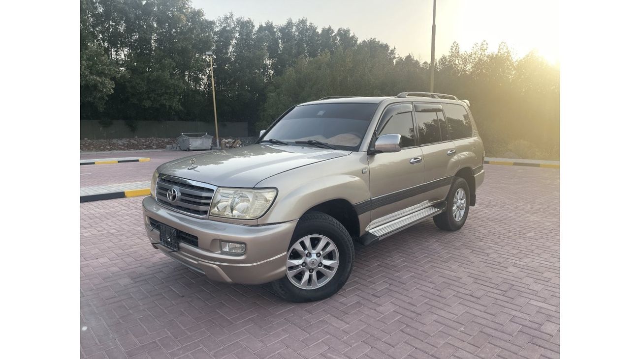 Toyota Land Cruiser TOYOTA LAND CRUISER 2006 GCC V6. 3,5  Excellent Condition   * CAR IN VERY GOOD CONDITION, BUY AND DR