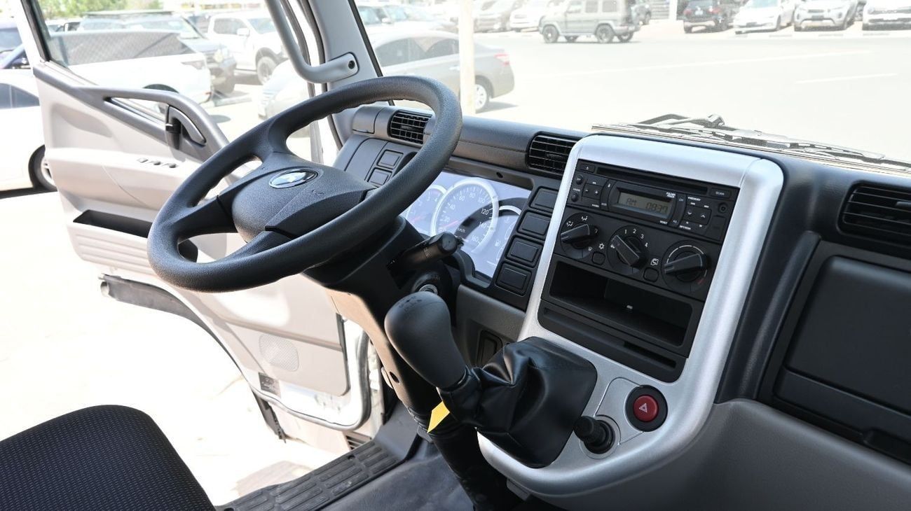 Mitsubishi Fuso Canter MITSUBISHI CANTER CARGO 4.2L DSL SCABIN 4X2 MT WITH ORIGINAL BODY 2024MY