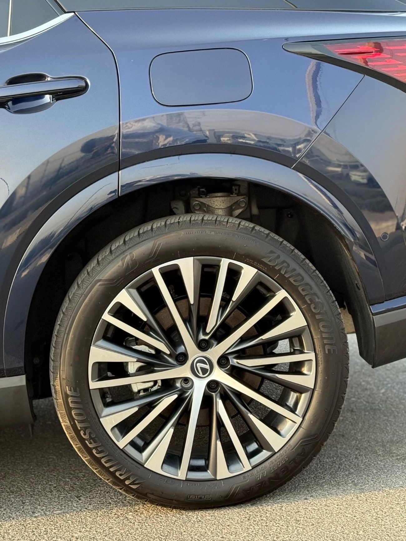 Lexus RX350h Hybrid Base 2.5L Hybrid Base Full Option 2.5L