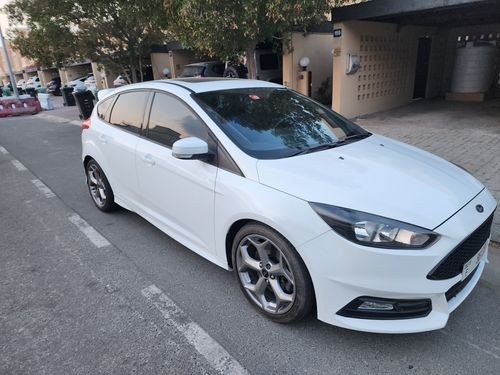 فورد فوكاس ST 2.0L