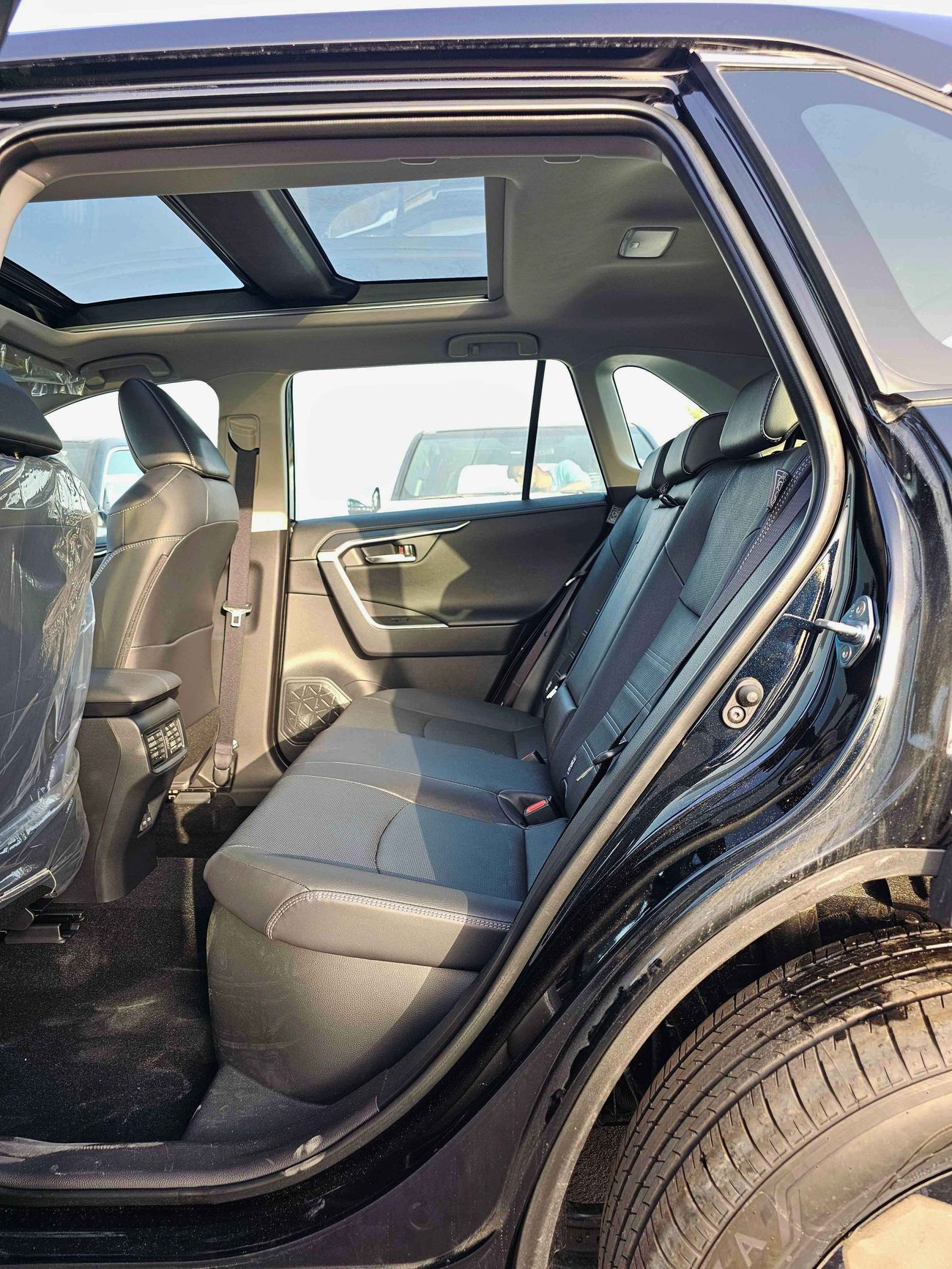 تويوتا راف ٤ EURO 6 / Full Option / 2.5L Hybrid With Panoramic Roof / 4WD CODE # RAVHH