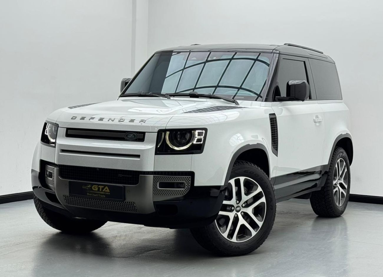 Land Rover Defender P300 90 X-Dynamic SE 3.0L (5 Seater) 2023 Land Rover Defender 90 X-Dynamic SE P400, 2027 Land Rover