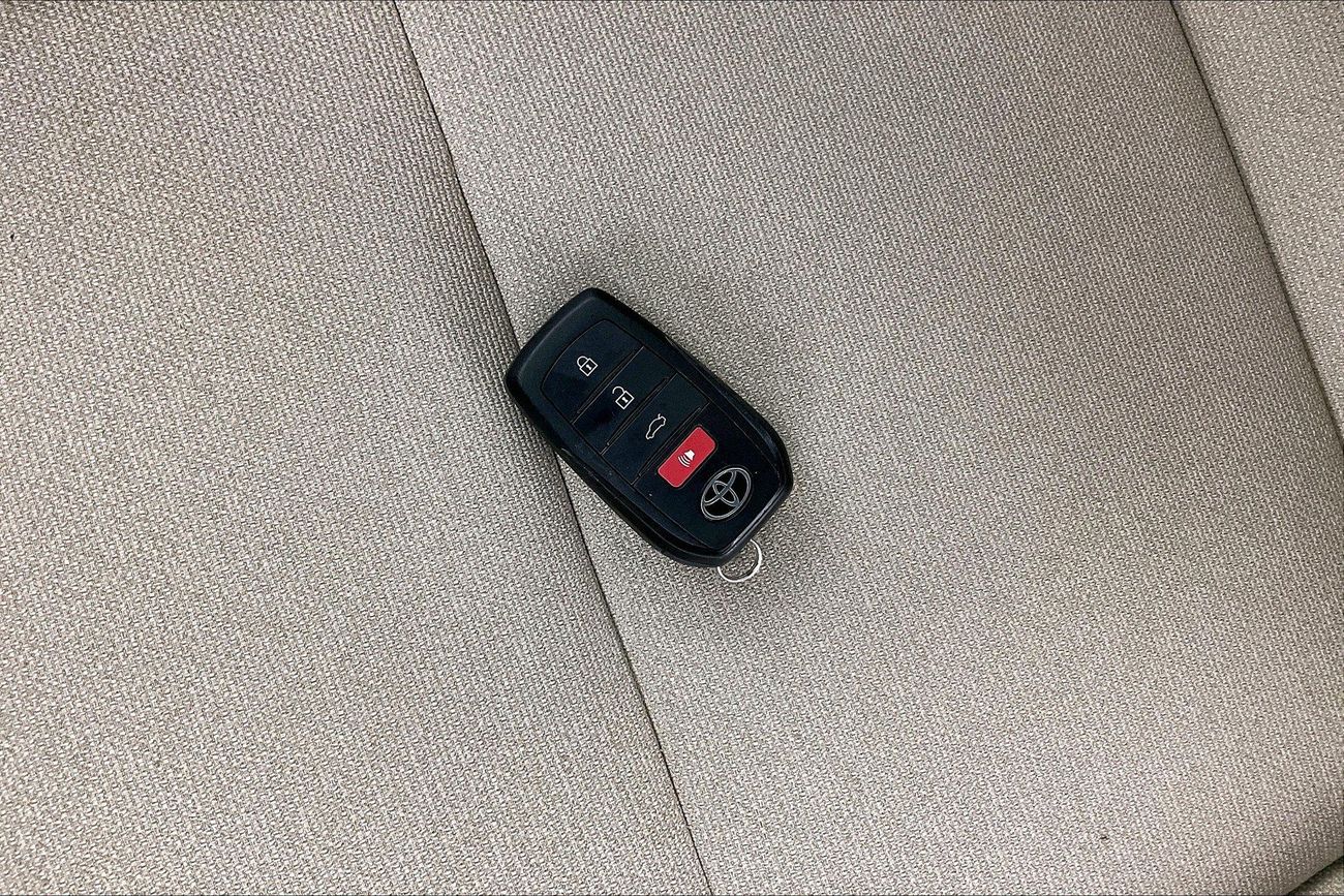 تويوتا كامري XLE | Carnival Sale • UP TO AED 20,000 OFF | شامل الضمان | 0 ﺪﻔﻋﺓ ﺃﻮﻟﻯ