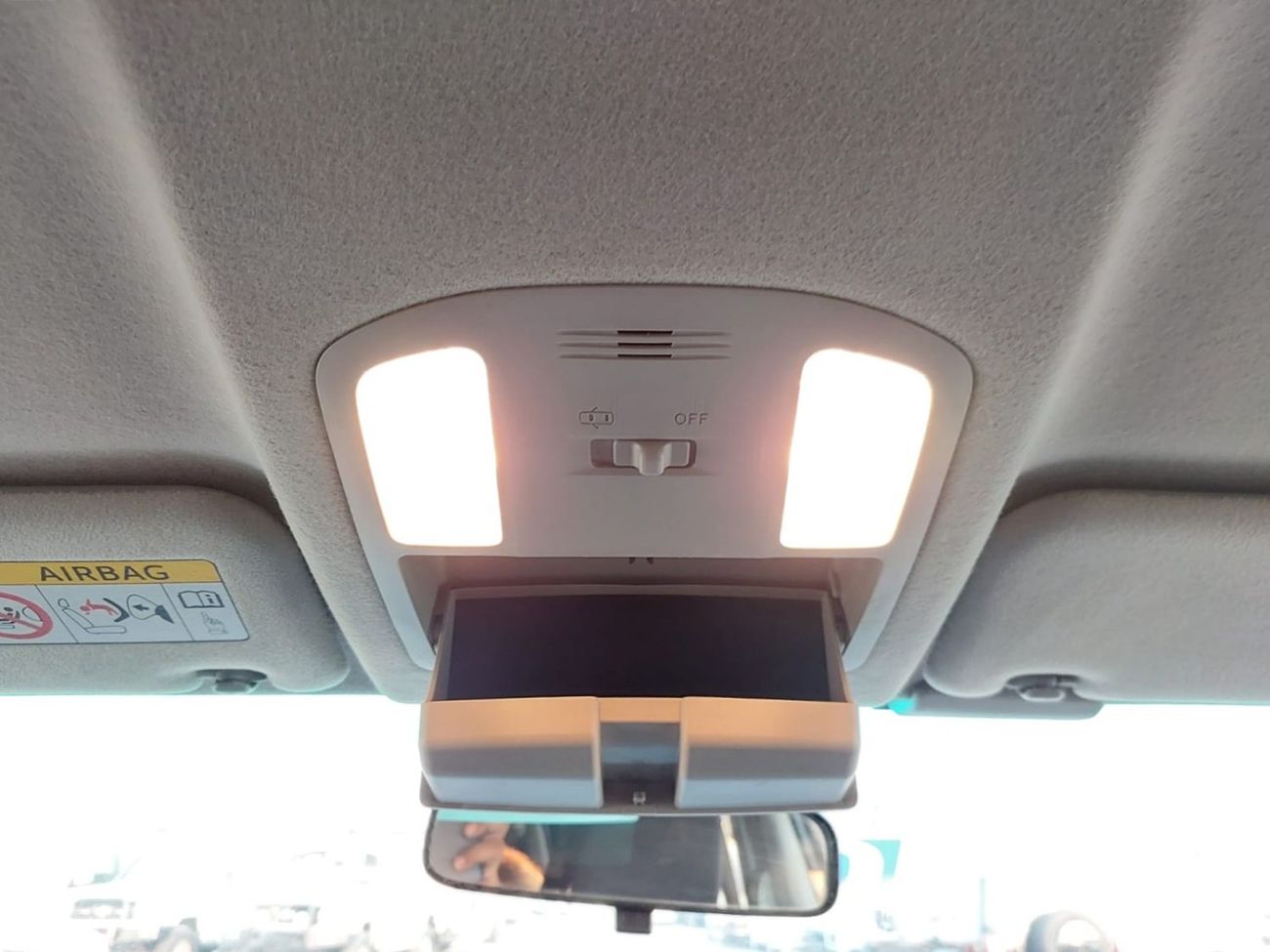 Toyota Hilux TOYOTA HILUX SR5 PICKUP RHD 2016 MODEL 2.8 L DIESEL AUTOMATIC(PM84762)