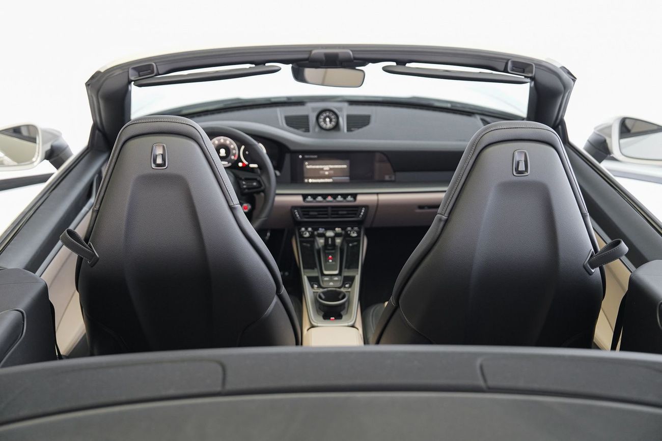 Porsche 911 Carrera 4 3.0L (444 HP) Convertible