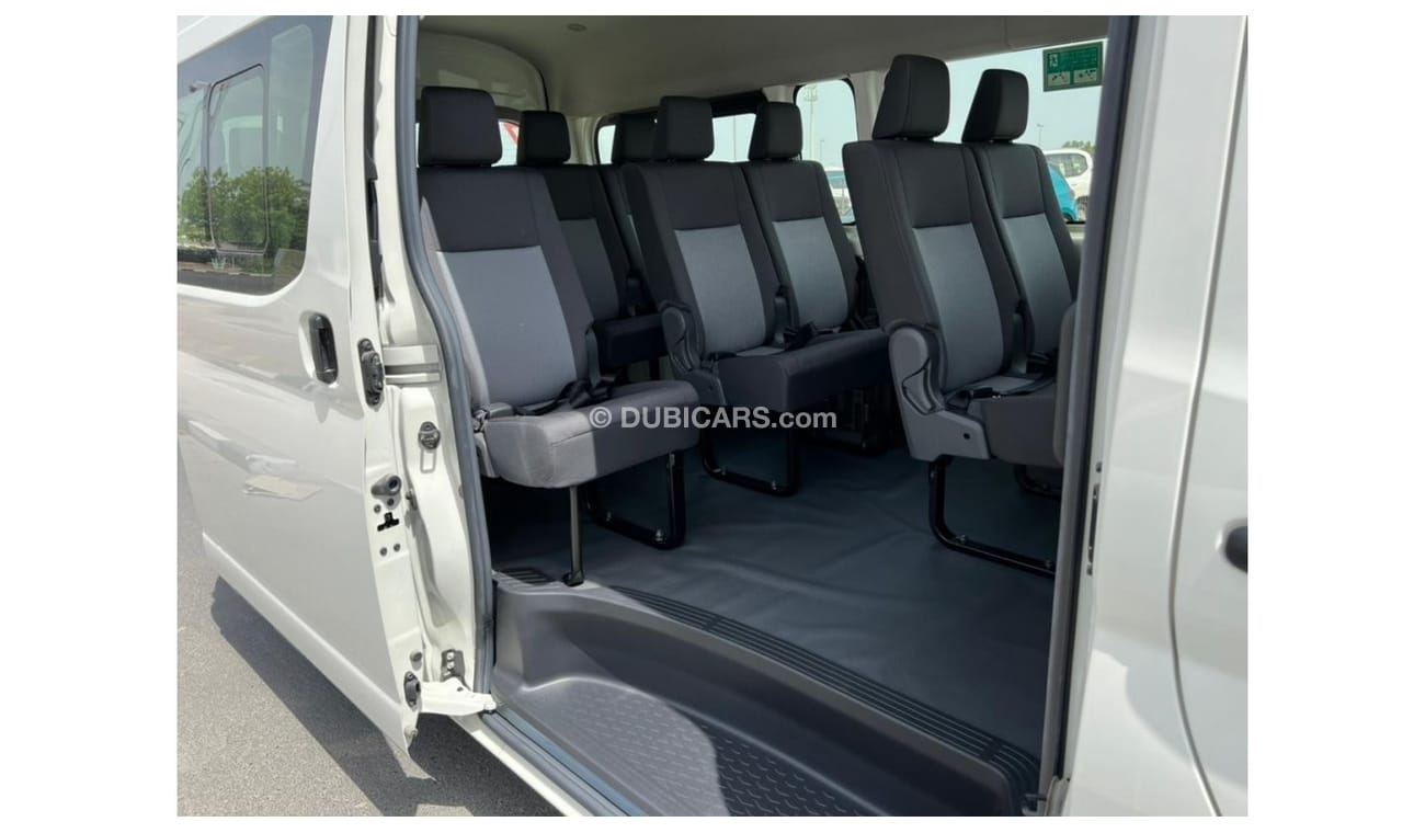 تويوتا هاياس 3.5L PETROL DX 13 SEATER MANUAL TRANSMISSION