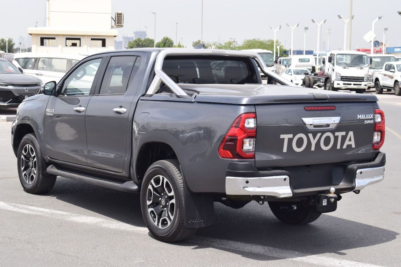 تويوتا هيلوكس SR5 2.8L Diesel A/T 4x4