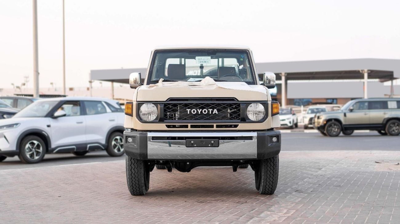 تويوتا لاند كروزر بيك آب 2025 Toyota Land Cruiser LC 79 2.8L AT Diesel with Chrome Bumper