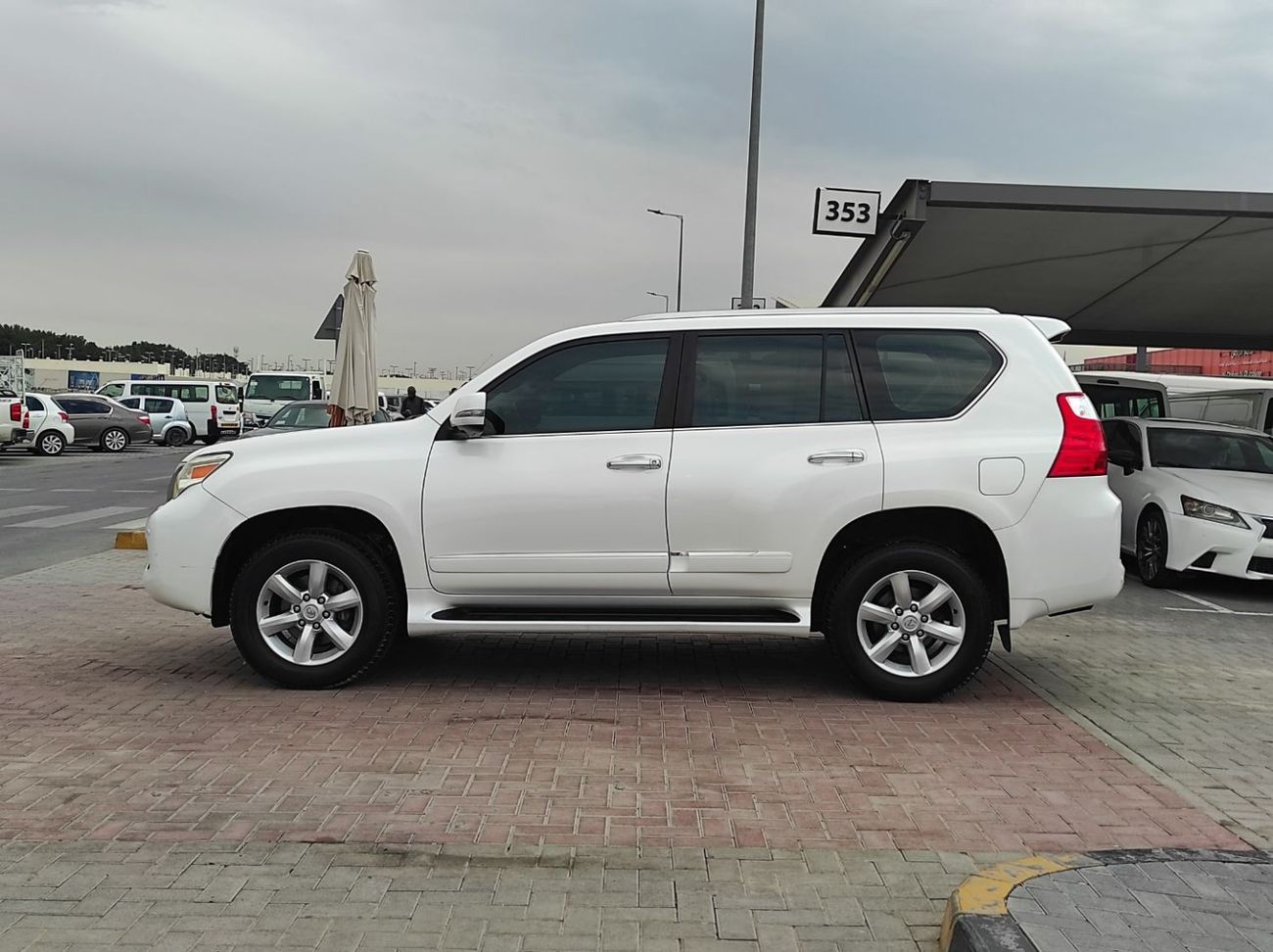 Lexus GX460 Platinum 4.6L Lexus Gx 460 2010 Gcc full option No1