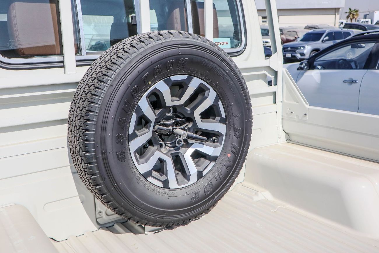 Toyota Land Cruiser Pick Up Std 4.0L Double Cab Utility 4WD Toyota Land Cruiser 70 Series (GRJ79, 4.0L, Double Cab, 4WD)