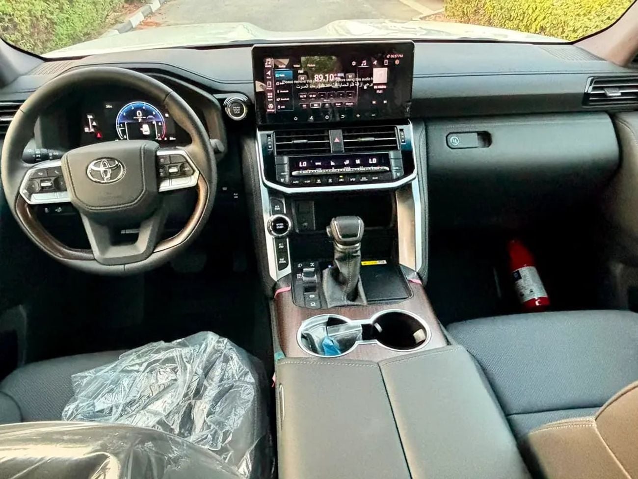 تويوتا لاند كروزر GXR 4.0L V6 - Brand GCC Specs