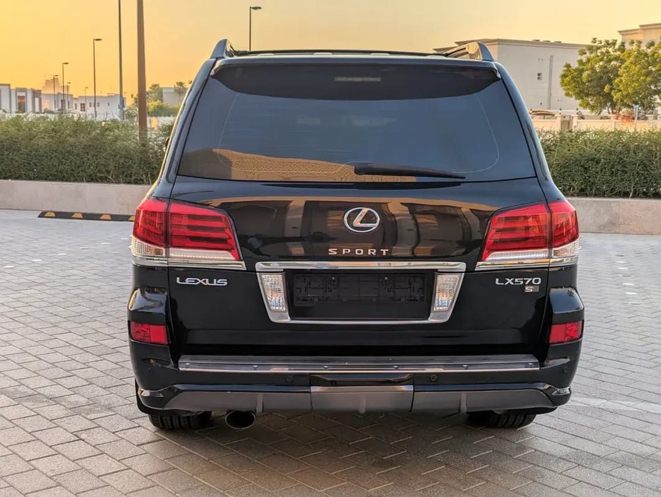 Lexus LX570 LX 570 Sport | GCC Specs | Pristine Condition