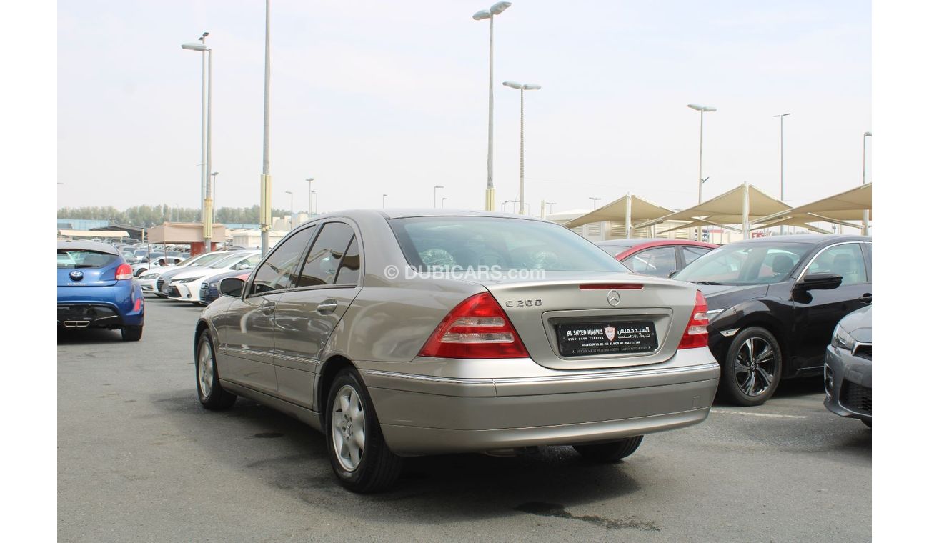 Mercedes-Benz C 200 ACCIDENTS FREE - GCC - PERFECT CONDITION - ELEGANCE - FULL OPTION - ENGINE 1800 CC