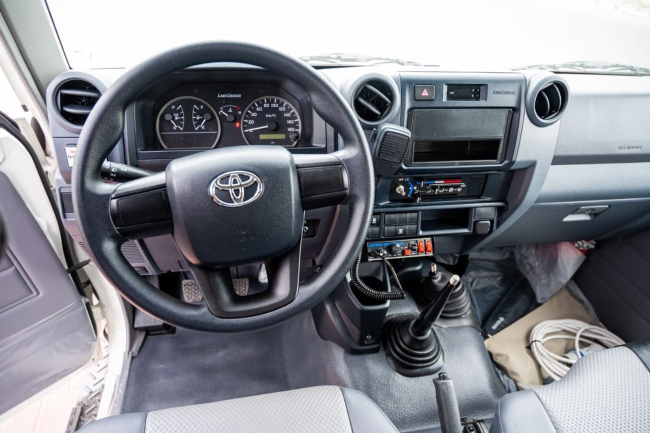 تويوتا لاند كروزر 70 LC 78 HARDTOP 2.8L MT LC 78 | Manual Transmission | 4.2L Diesel | 3 door | Basic Life Support Ambula