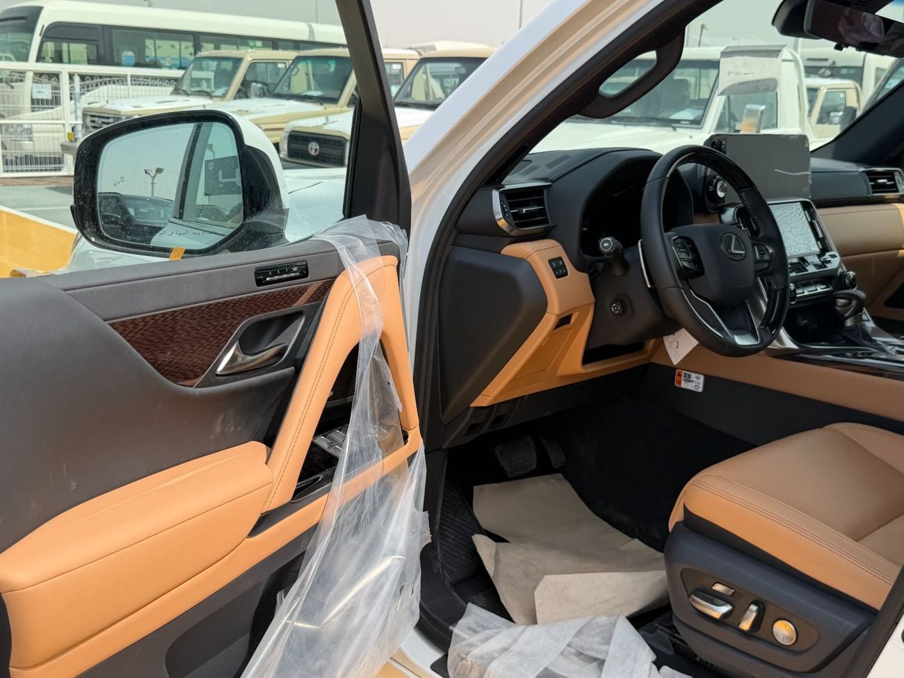لكزس LX 600 SIGNATURE